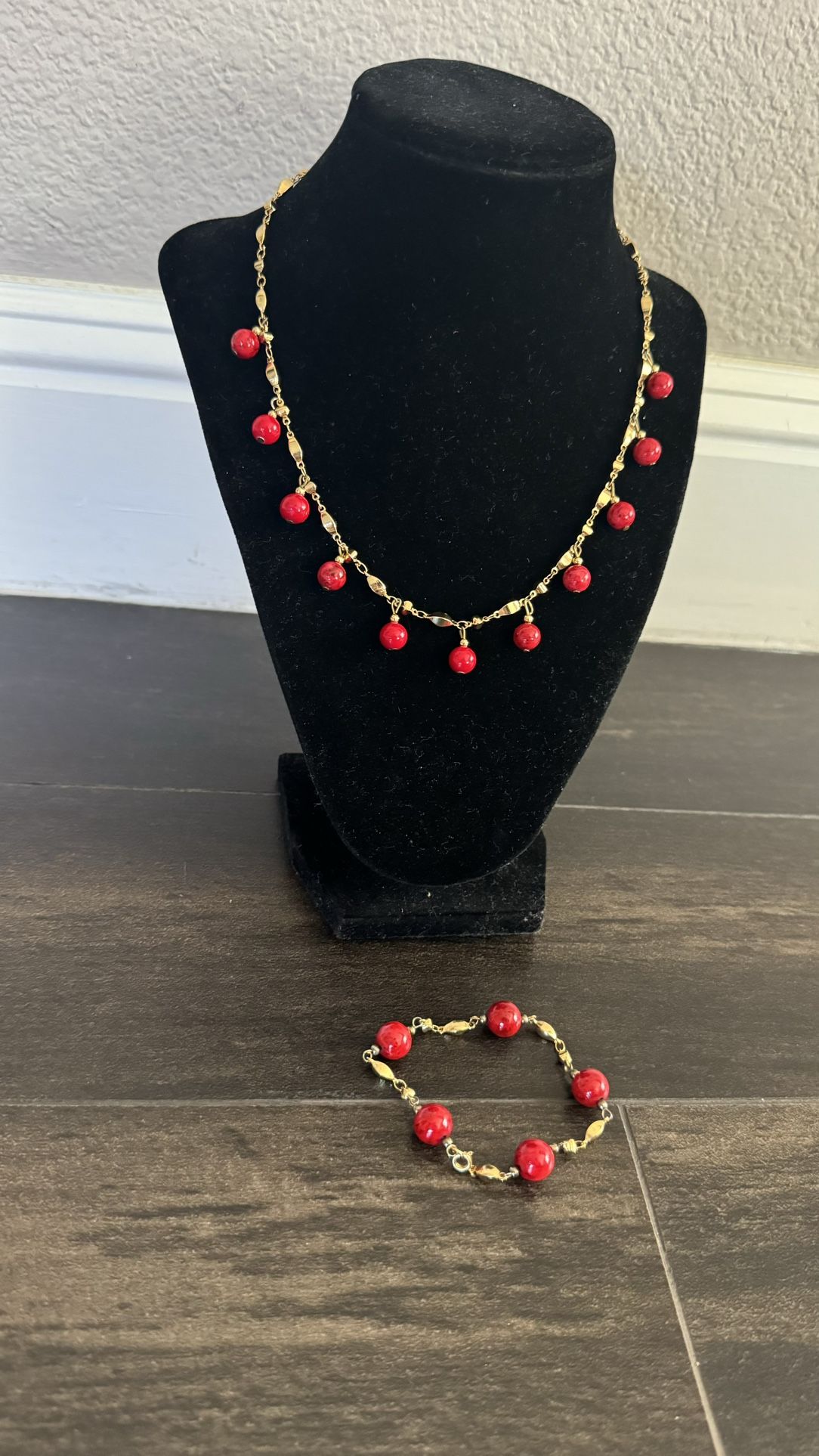 New Beautiful Necklace & Bracelet Retail Value $229 + Tax 