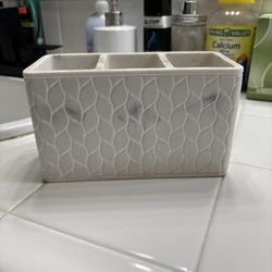 Toothbrush Holder