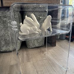 Clear Acrylic Side Table – Modern / Minimalist