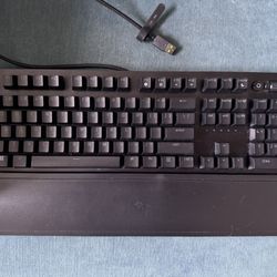 Razer BlackWidow V3 Full Size Mechanical Gaming Keyboard for PC, Chroma RGB, Wrist Rest, Black