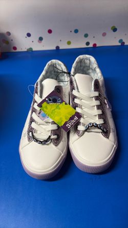 Disney  Women’s  stitch shoes 7 1/2 NEW
