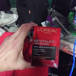 L'Oréal Revitalift Triple Power Anti-aging Moisturizer 