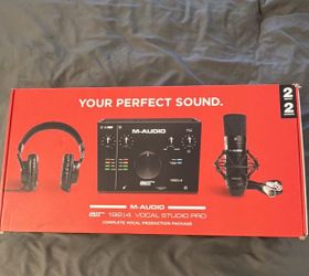 M-Audio AIR 192|4 Vocal Studio Pro Complete Recording Bundle