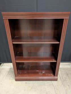 Traditional Dark Wood Three-Tier Bookcase
