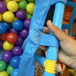 Play set with ball pit