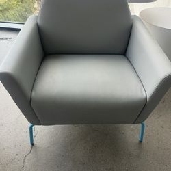 Commercial Grade Guest Lobby Waiting Room Leather Chair / Side Tables Office Furniture 