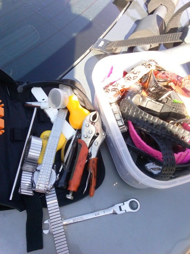 Tons Watches And Tools To Fix them