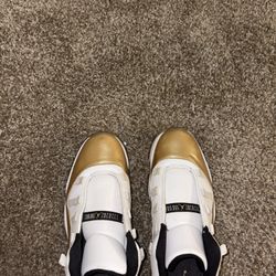 Jordan 11 White/Gold 