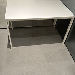 FREE Desk - PICKUP ONLY