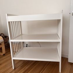 Gulliver Changing Table