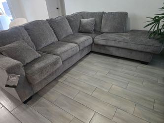 Altari Sectional sofa