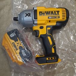 NEW DEWALT 20V XR 1/2 IMPACT WRENCH AND BATTERY 