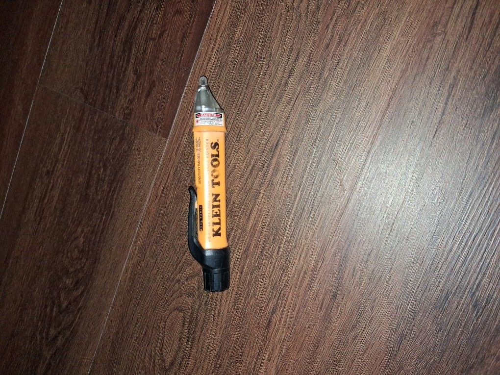 Klein Tools Voltage Tester 