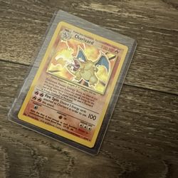 Charizard base set Holo  4/102  