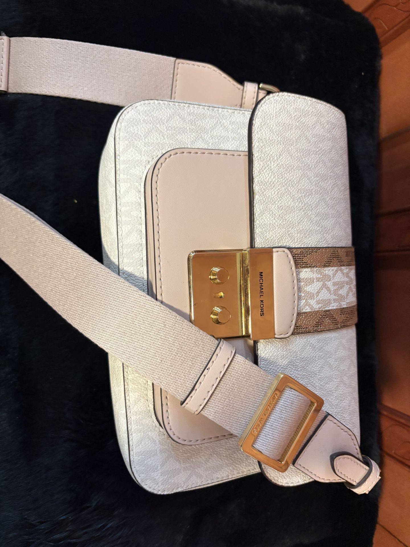 Michael Kors Crossbody