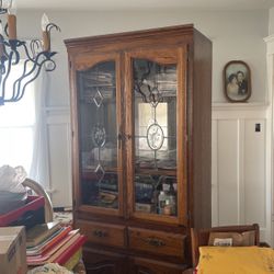 Curio Cabinet w glass doors