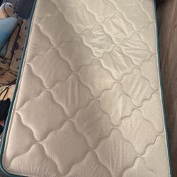 Twin Bed/accessories