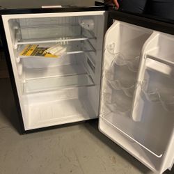 Mini Fridge 