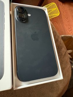 Apple iPhone 16