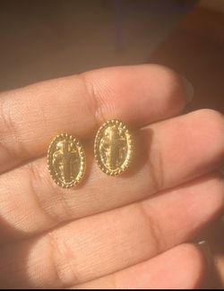 18k Gold Cross Stud Earrings
