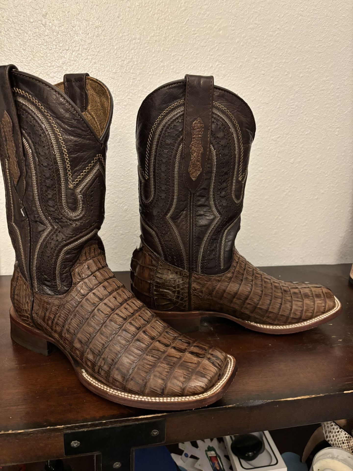 Size 9 Caiman Boots