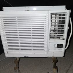 L G Window air conditioner