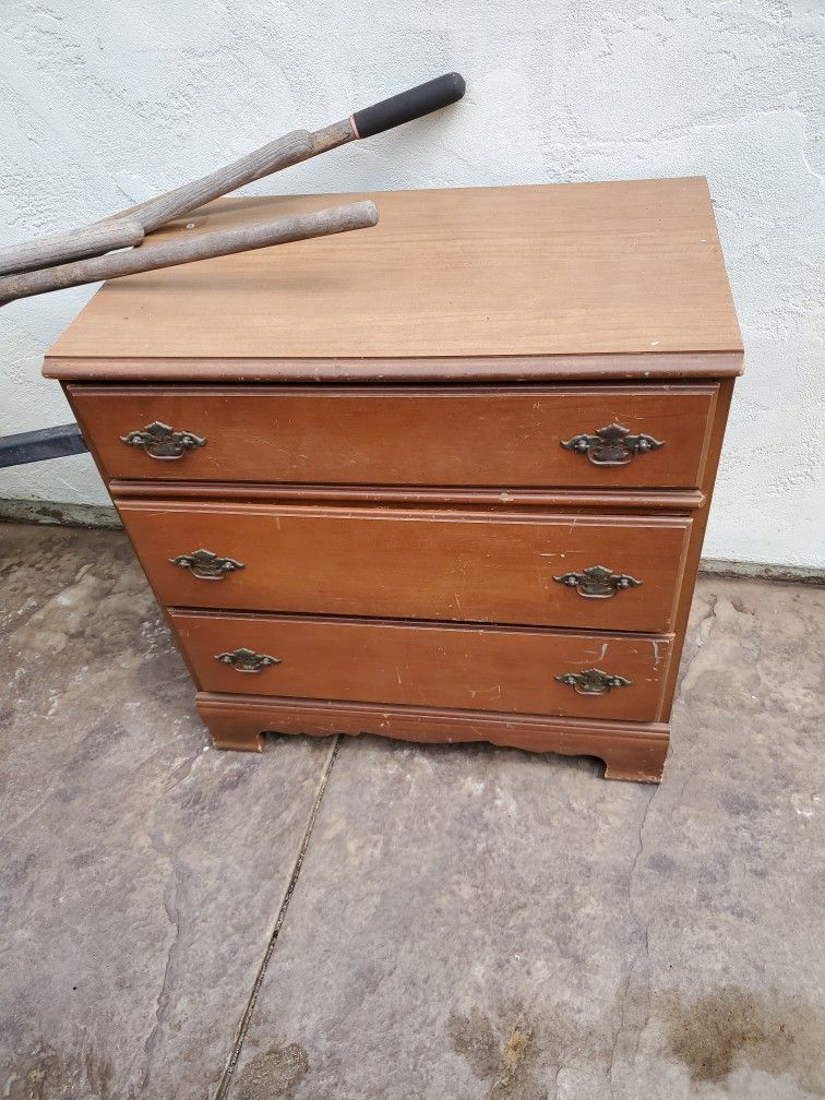 Free Dresser Must Pick Up for Sale in San Diego, CA OfferUp