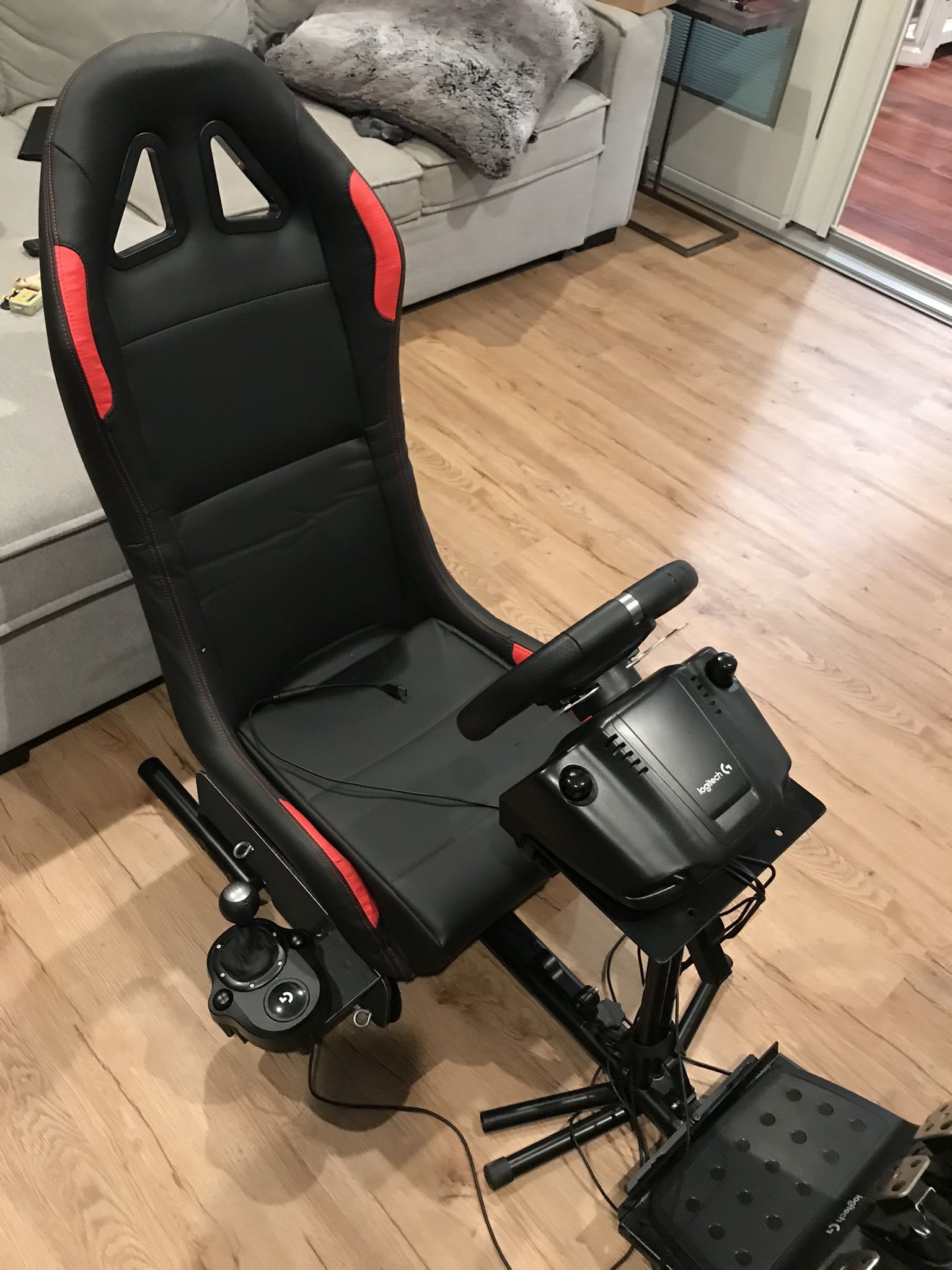 Racing Rig With Logitech G29 Racing Wheel