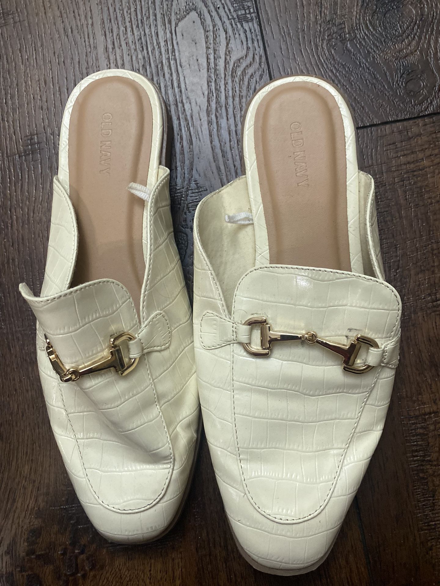 Womans Biege Slip On Loafer Shoes Size 8 By Old Navy