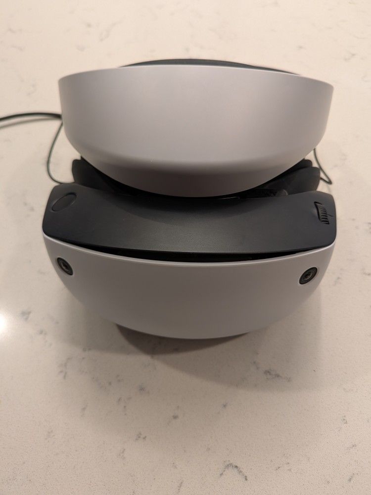 Like new PsVR 2 with charging dock