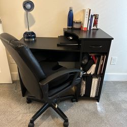 DESK & CHAIR!