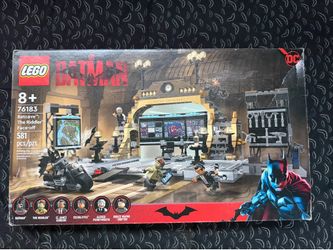 LEGO Batman Batcave Riddler Face-off 76183 Set