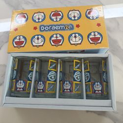 Set of Doraeomon Glasses 