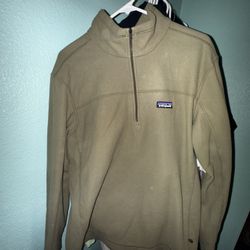 Patagonia Quarter Zip (Size large) 