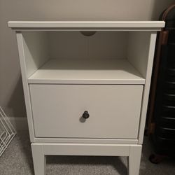 Ikea Idanas Nightstand (white)