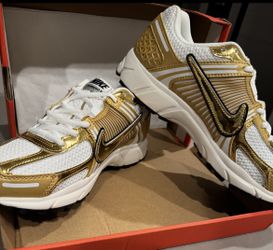 Nike Zoom Vomero 5 Metallic Gold Size 10