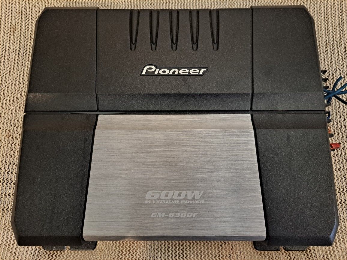 Pioneer  600Watt 4 Channel Amplifier 