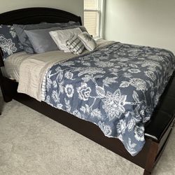 King bedroom Suite - $600 