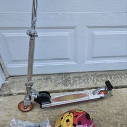 Razor Spark 2.0 Kick Scooter With Punisher Helmet And Extra Spark Cartridges