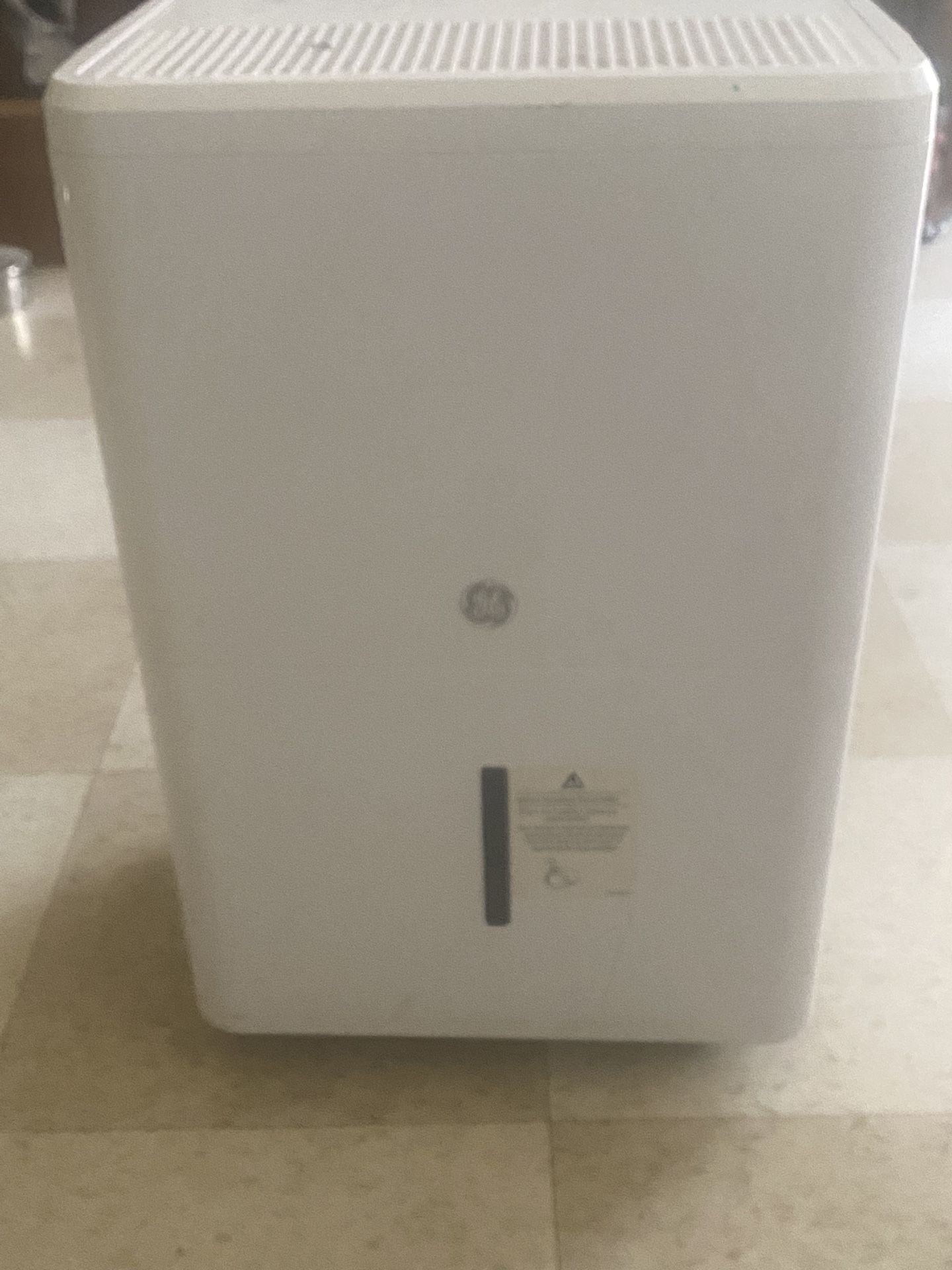 GE Appliances Dehumidifier 20” Tall Working Condition