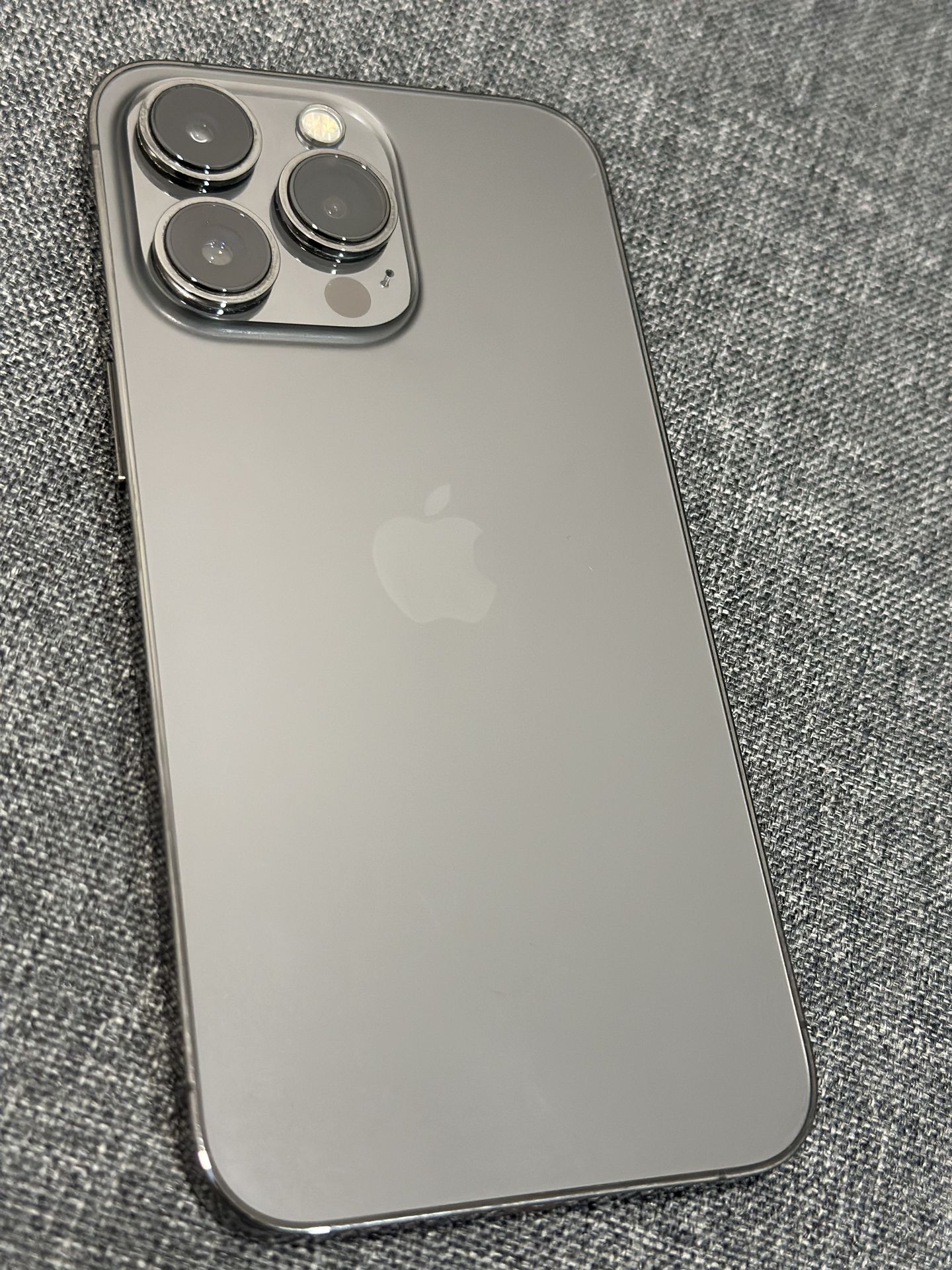 Apple iPhone 13 Pro 1TB Unlocked (refurbished)