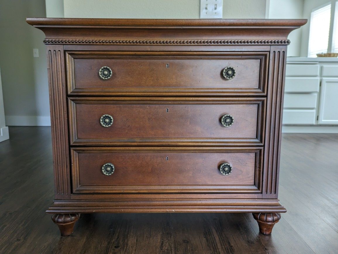 Thomasville Solid Wood Dresser/Nightstand