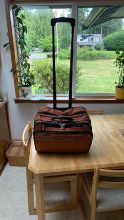 Roller carry-on