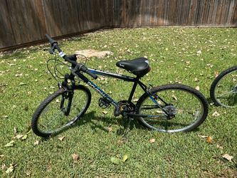 Schwinn Mountain Bike Black and Blue