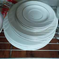 1990s Vintage Gibson White And Gold China DinnerWare Set 12 -piece  
