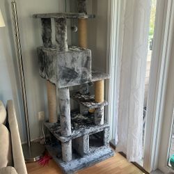 Like New Cat Tree