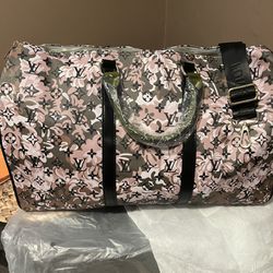 Beautiful Duffle Bag for Sale in The Bronx, NY - OfferUp