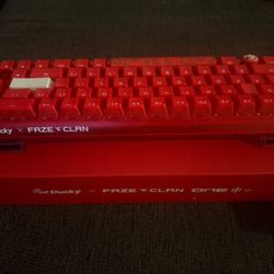Ducky Faze Clan Keyboard/ Razer Viper V3 Pro Faker Edition