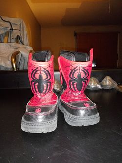 Spiderman. Light up boots size 7/8 boys like new