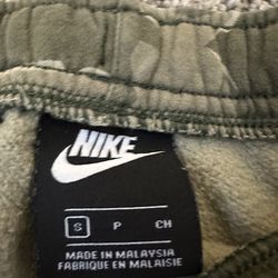 Nike camo sweatpants